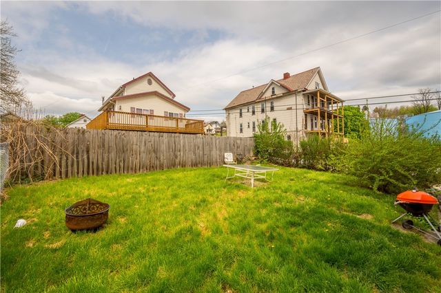 537 6th St, Donora, PA 15033