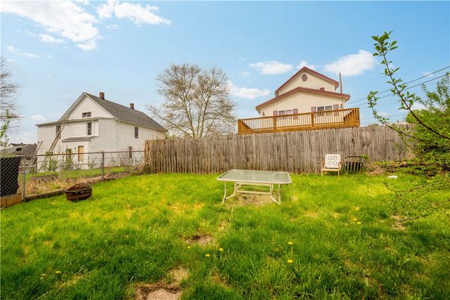537 6th St, Donora, PA 15033