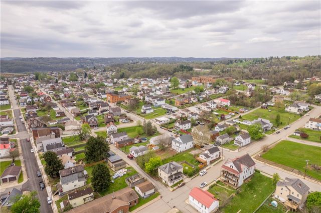 537 6th St, Donora, PA 15033