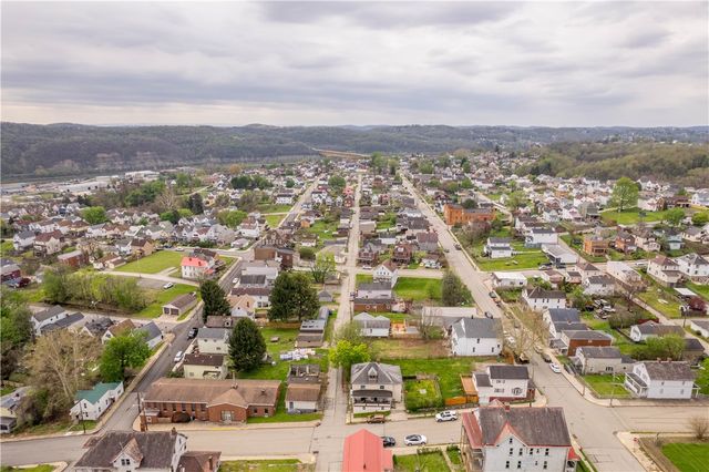 537 6th St, Donora, PA 15033