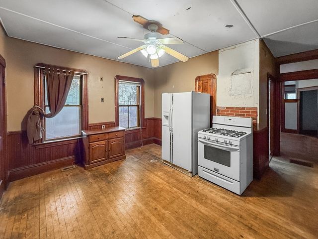 265 Ames St, Lawrence, MA 01841