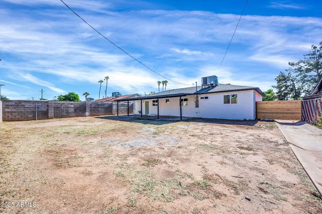 3328 E WILLETTA Street, Phoenix, AZ 85008