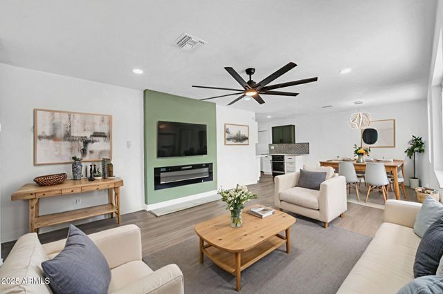 3328 E WILLETTA Street, Phoenix, AZ 85008