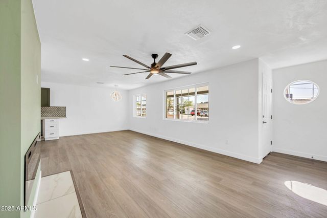 3328 E WILLETTA Street, Phoenix, AZ 85008