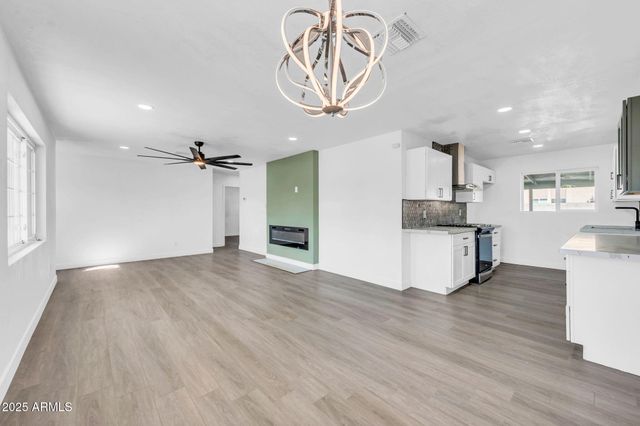 3328 E WILLETTA Street, Phoenix, AZ 85008