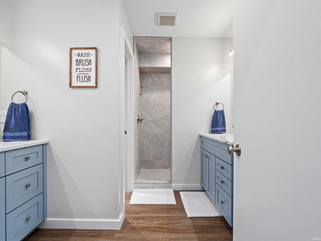 10660 N Southshore Dr Unit D3, Syracuse, IN 46567