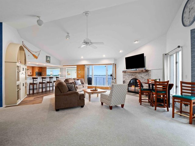 10660 N Southshore Dr Unit D3, Syracuse, IN 46567