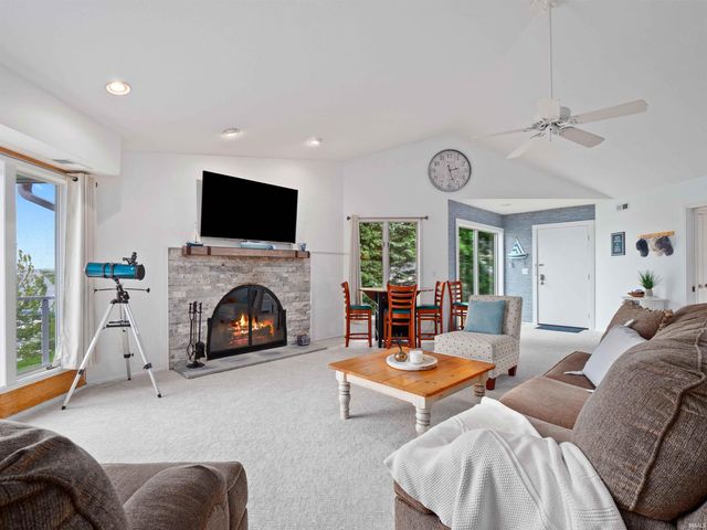 10660 N Southshore Dr Unit D3, Syracuse, IN 46567