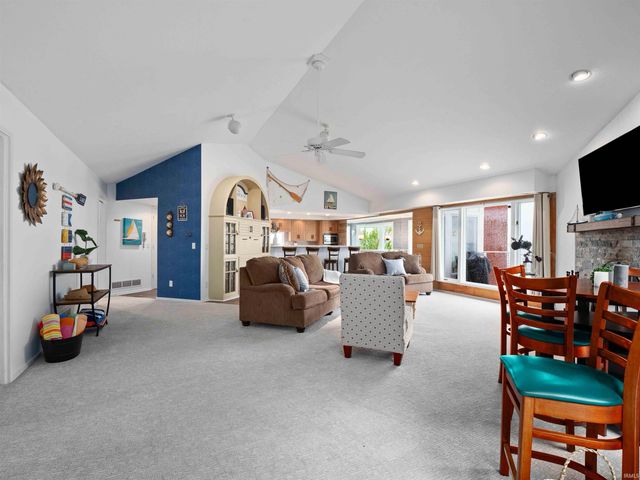 10660 N Southshore Dr Unit D3, Syracuse, IN 46567