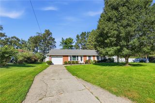 2141 W Mile Road, Springfield, OH 45503