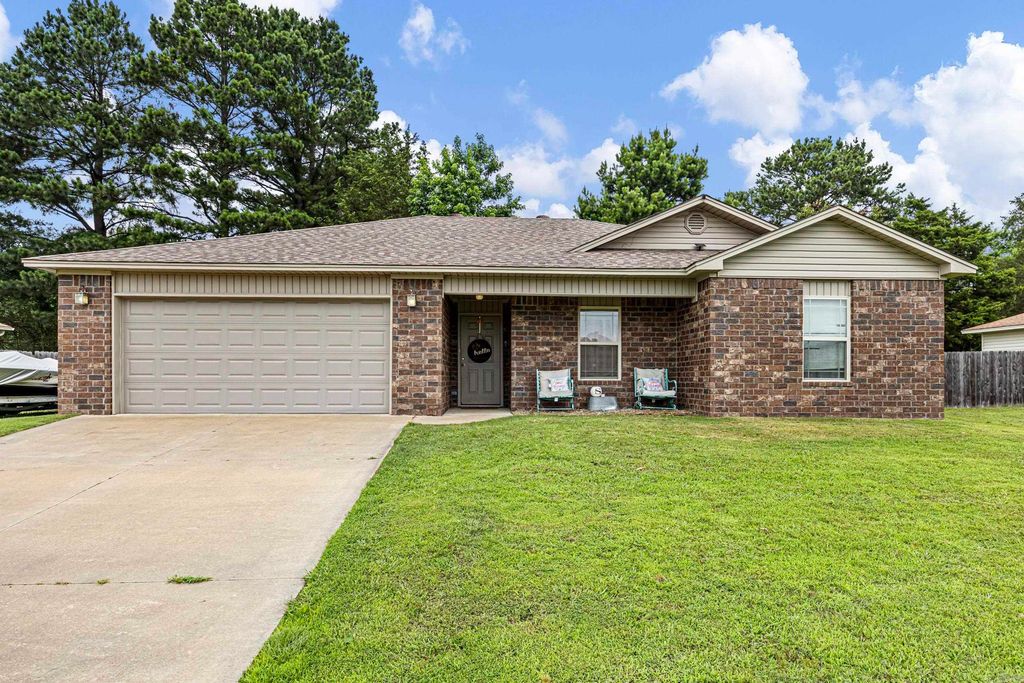 306 Willow Oak, Dardanelle, AR 72834