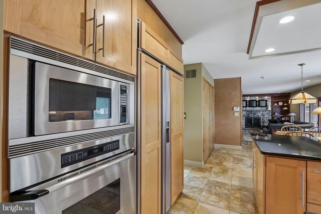 93 KENT RD, Huntingdon Valley, PA 19006