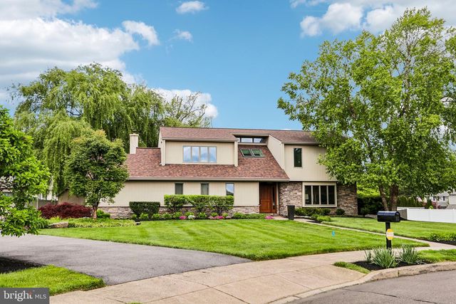 93 KENT RD, Huntingdon Valley, PA 19006