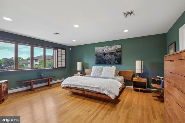 93 KENT RD, Huntingdon Valley, PA 19006