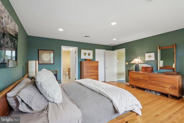 93 KENT RD, Huntingdon Valley, PA 19006