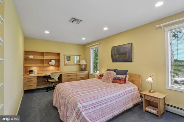 93 KENT RD, Huntingdon Valley, PA 19006