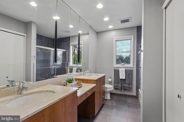 93 KENT RD, Huntingdon Valley, PA 19006