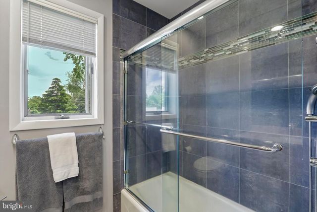 93 KENT RD, Huntingdon Valley, PA 19006