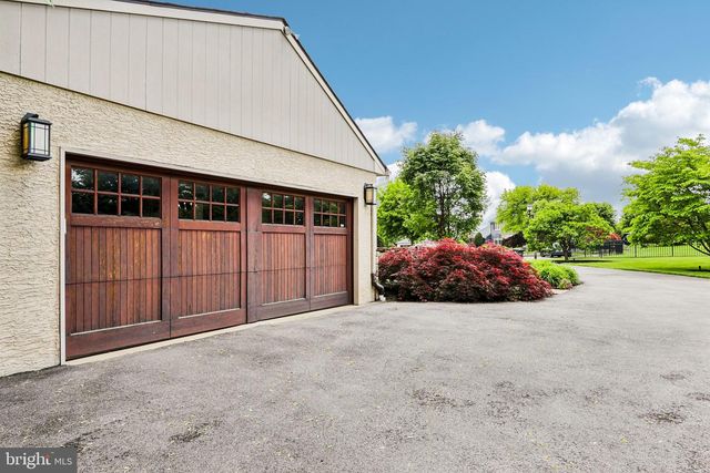 93 KENT RD, Huntingdon Valley, PA 19006