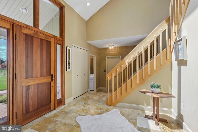 93 KENT RD, Huntingdon Valley, PA 19006
