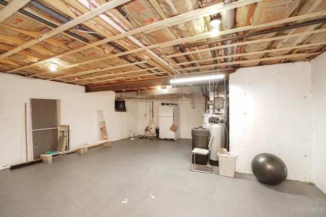 945 Loveland Miamiville Road, Miami Twp, OH 45140