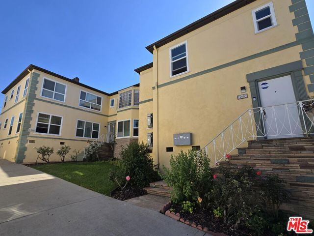 1268 Queen Anne Place, Los Angeles, CA 90019