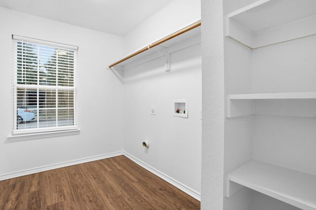 1922 Cross Oaks Drive, Lancaster, TX 75146