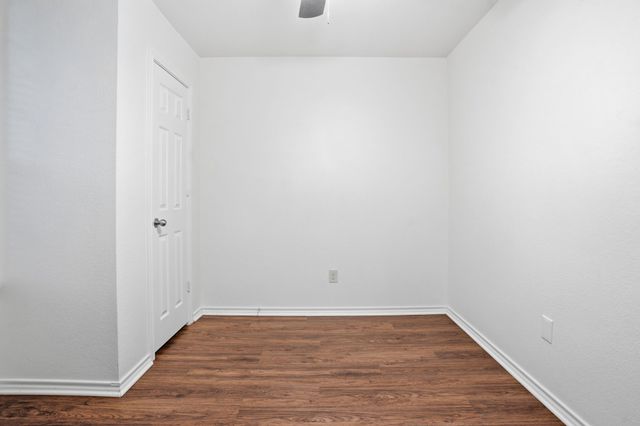 1922 Cross Oaks Drive, Lancaster, TX 75146