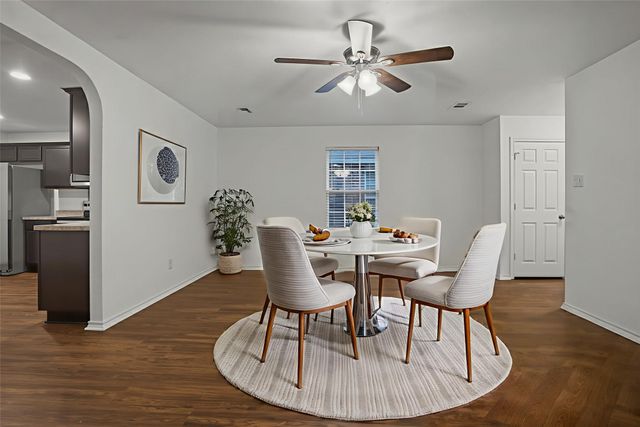 1922 Cross Oaks Drive, Lancaster, TX 75146