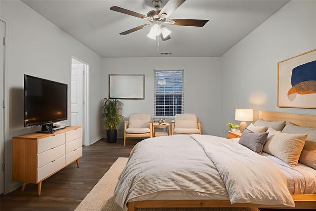 1922 Cross Oaks Drive, Lancaster, TX 75146