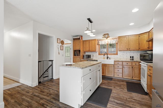 10311 PINE CANYON RD, Black Hawk, SD 57718