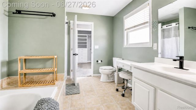 17204 Country Lane, Manchester Township, MI 48158