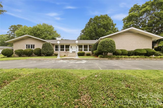 938 Sandswood Drive, Gastonia, NC 28054