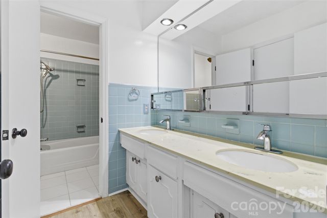 938 Sandswood Drive, Gastonia, NC 28054