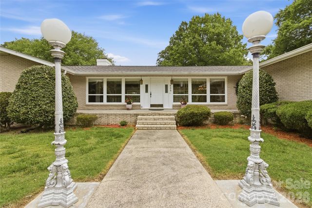 938 Sandswood Drive, Gastonia, NC 28054