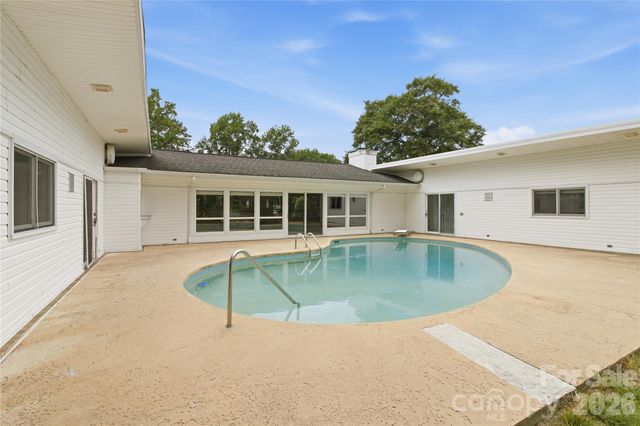 938 Sandswood Drive, Gastonia, NC 28054