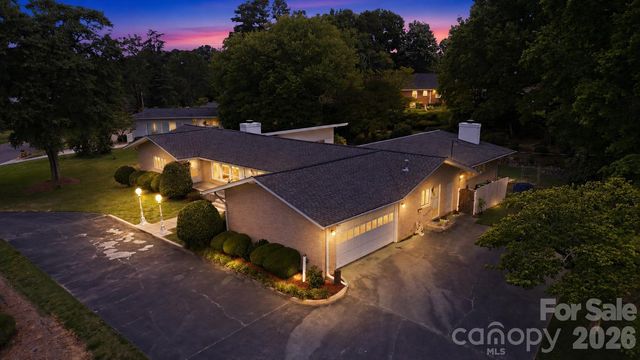 938 Sandswood Drive, Gastonia, NC 28054