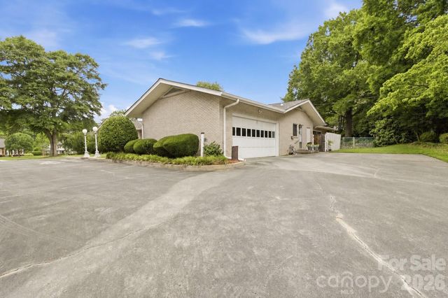938 Sandswood Drive, Gastonia, NC 28054