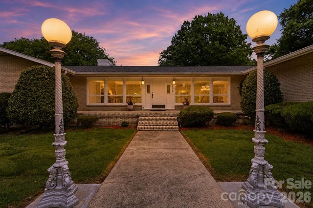 938 Sandswood Drive, Gastonia, NC 28054
