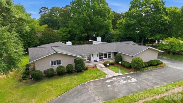 938 Sandswood Drive, Gastonia, NC 28054