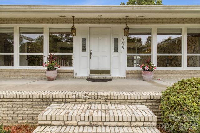 938 Sandswood Drive, Gastonia, NC 28054