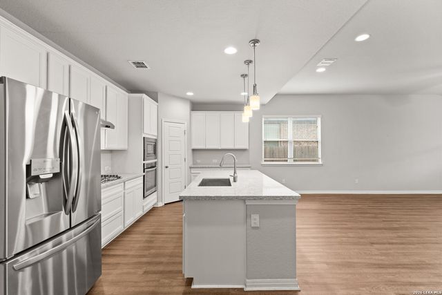 121 Abbeydell, Boerne, TX 78015