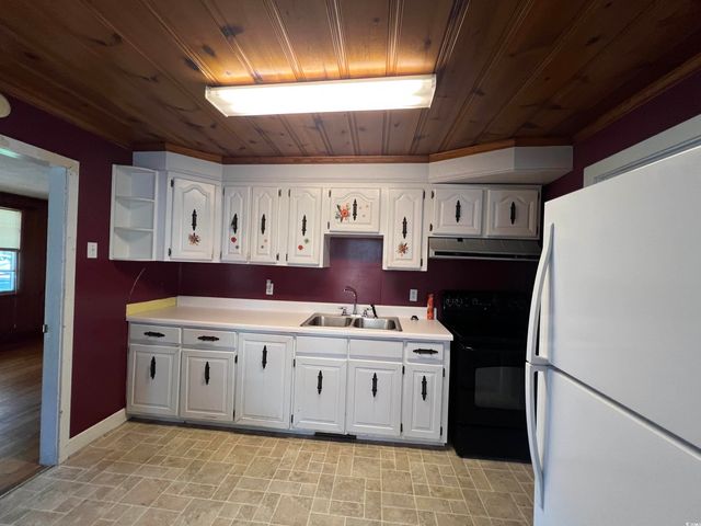 1107 North Longstreet St., Kingstree, SC 29556