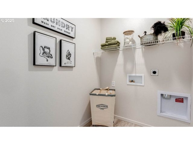 4946 Marr Ave Ne, Salem, OR 97301