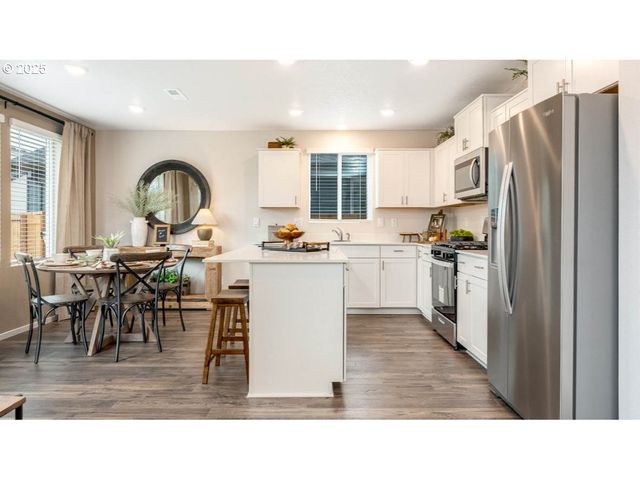 4946 Marr Ave Ne, Salem, OR 97301