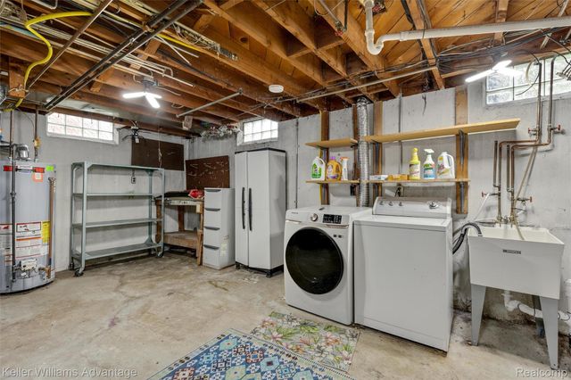 6927 Apache Trail, Westland, MI 48185