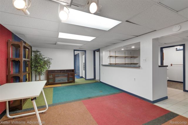 6927 Apache Trail, Westland, MI 48185