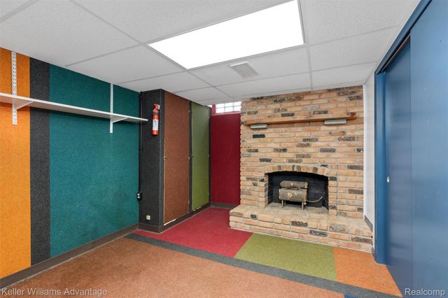 6927 Apache Trail, Westland, MI 48185