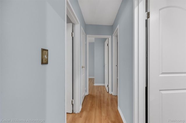 6927 Apache Trail, Westland, MI 48185