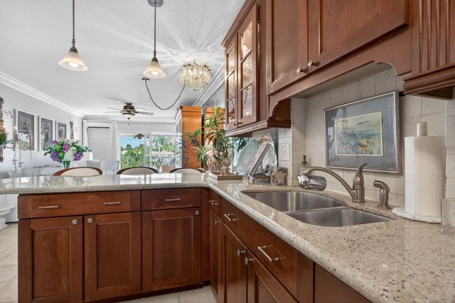 800 Pine Drive 13, Pompano Beach, FL 33060
